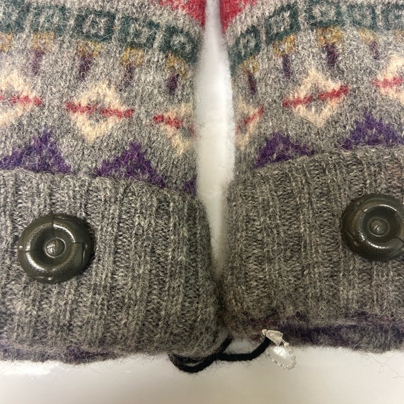 Sold. handmade sweater mittens - Picture 3 of 4